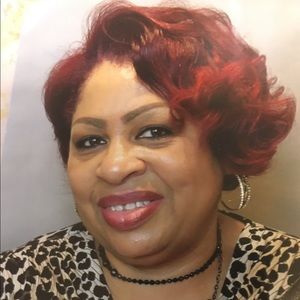 Meet your Posher, Cynthia